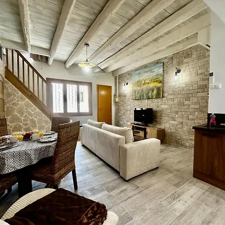 Maison Dans Les Remparts D'aigues-mortes Appartement