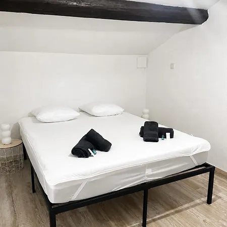 Maison Dans Les Remparts D'aigues-mortes Appartement *